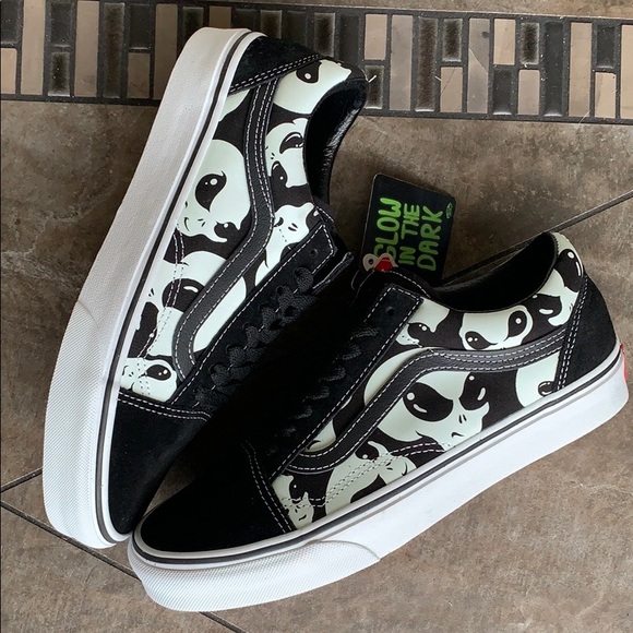 vans old skool alien ghost black & white skate shoes
